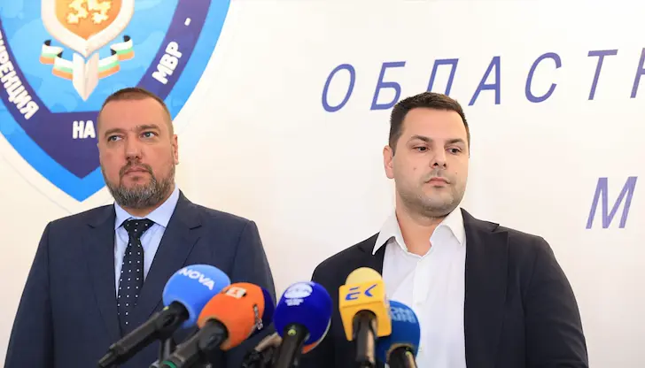 Представяли се за юристи, за да прибират четирицифрени суми Представяли се за юристи, за да прибират четирицифрени суми