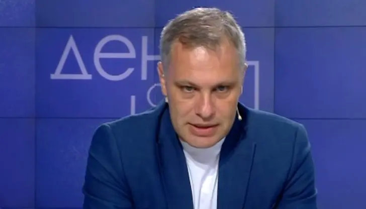Александър Сиди обяви курс към ново обединение без ГЕРБ, ДПС и "Възраждане" Александър Сиди обяви курс към ново обединение без ГЕРБ, ДПС и "Възраждане"