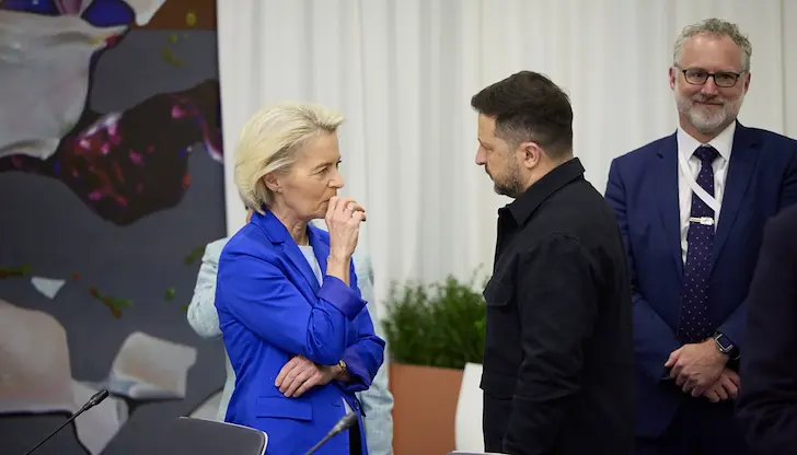 Урсула фон дер Лайен обещава непоколебима подкрепа срещу руските атаки Урсула фон дер Лайен обещава непоколебима подкрепа срещу руските атаки