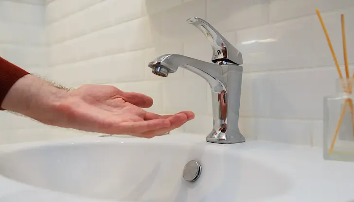 Причината е изграждане на нова водопроводна връзка в района Причината е изграждане на нова водопроводна връзка в района
