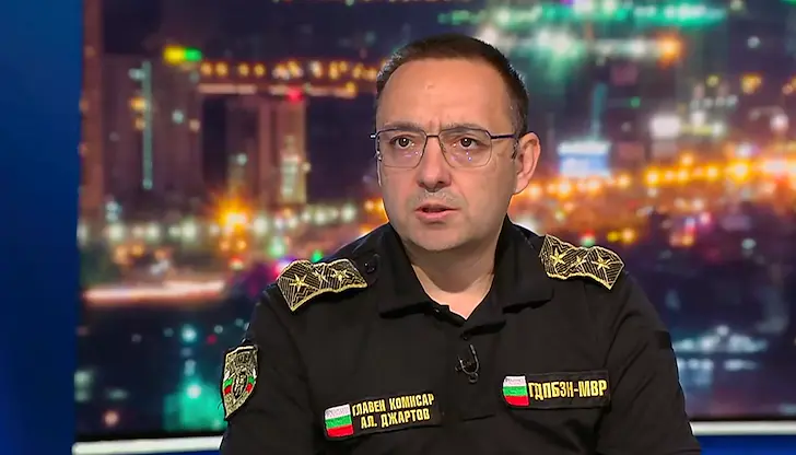 Огънят изпепели 14 000 декара площи и гори