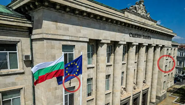 Спорни 15-метрови пилони за знамена в Русе разбуниха духовете
