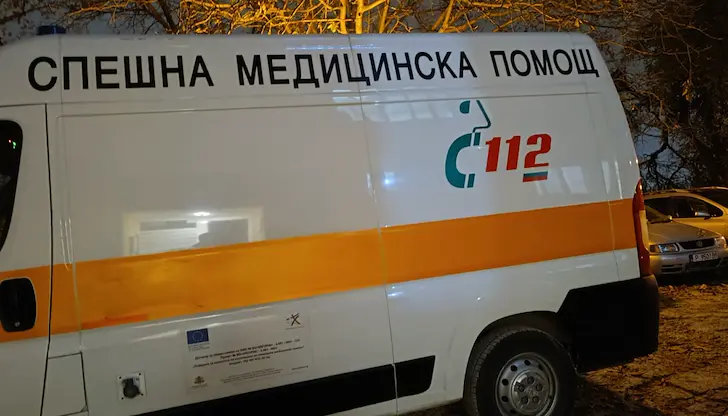 Екип на спешна помощ също се е отзовал на сигнала Екип на спешна помощ също се е отзовал на сигнала
