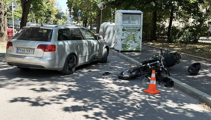 Жената зад волана и бебето ѝ са невредими