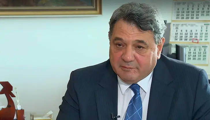 Tече процес по прочистване на зависими служители Tече процес по прочистване на зависими служители