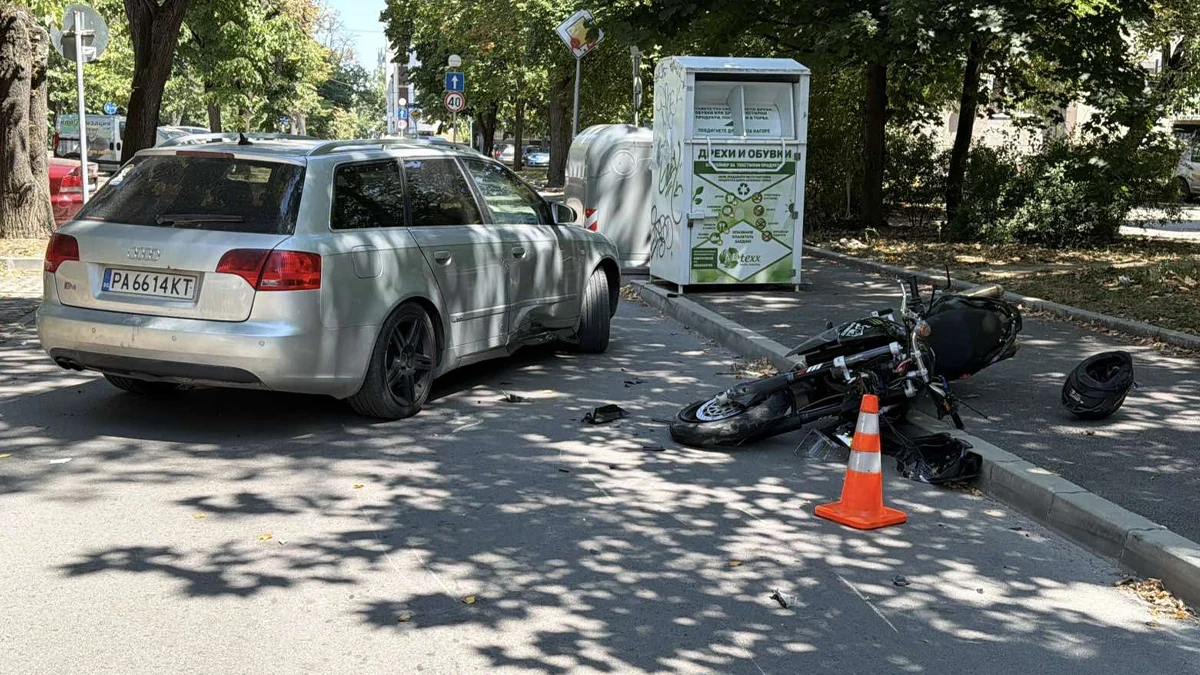 Моторист с рисковано шофиране катастрофира с автомобил в Русе