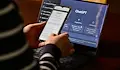 Служители четат личните ви разговори с ChatGPT