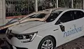 Изсъхнало дърво се стовари върху автомобил в квартал "Родина"