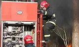 Огнеборци гасиха горящи кабели и треви в Русенско