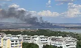 Пожарът край Бургас застраши предприятия и резерват