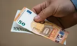 Отпуснаха еднократна помощ за над 127 000 ученици