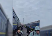 Влак с дипломати е пътувал точно пред ударения от дрон локомотив в Украйна