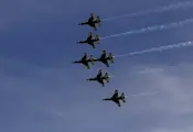 Полша започва превантивни военни авиационни операции