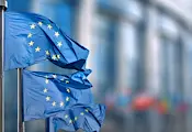 ЕС сваля санкциите от двама руски милиардери
