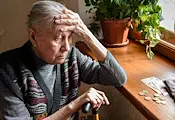 Пенсионери броят центове, депутати прибират хиляди евро