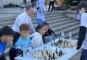Пенчо Милков награди всички участници в шахматните партии
