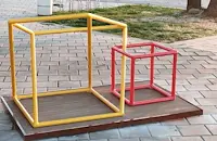 Монтираха „Невъзможен куб“ с оптична илюзия на кея в Русе