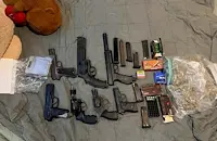 Иззеха наркотици и боен арсенал при спецакция в София