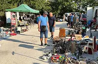 Какво търсят румънците на битака в Русе
