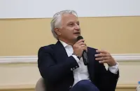 Русенци „ловиха делфини“ със Захари Карабашлиев