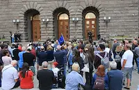 Протест в София иска оставката на кабинета "Радев"