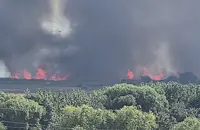 Голям пожар бушува край Бургас