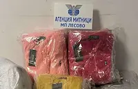 Спряха три ТИР-а с 40 000 фалшиви маркови стоки