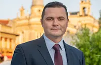 Пенчо Милков призова русенци да осиновяват кучета от Общинския приют