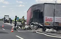 Горящ камион затруднява трафика на АМ "Тракия"