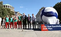 Гигантска топка отброява времето до Евроволей 2026 в София