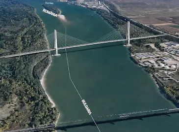 Кухи фирми блокират новия мост между Русе и Гюргево