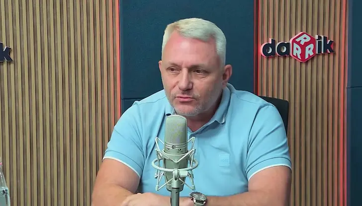 Кабинетът "Радев" е между пълен провал и смях в залата