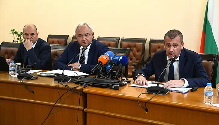 Сливат функциите на ТОЛ управлението и Автомобилна администрация Сливат функциите на ТОЛ управлението и Автомобилна администрация