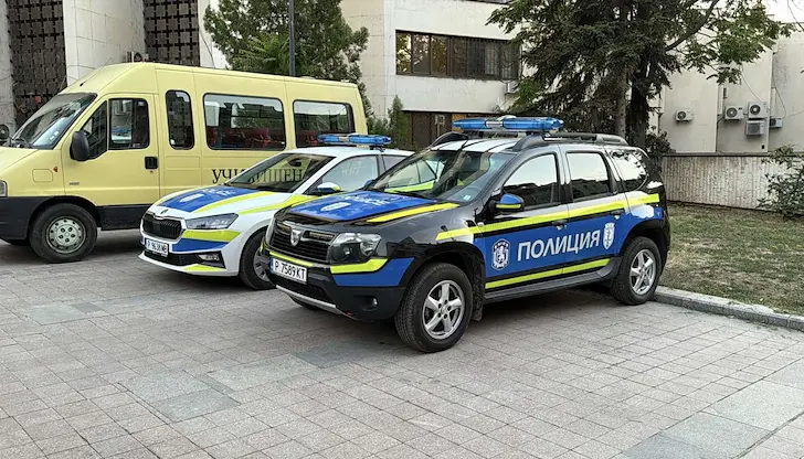 Превозните средства вече носят герба на града