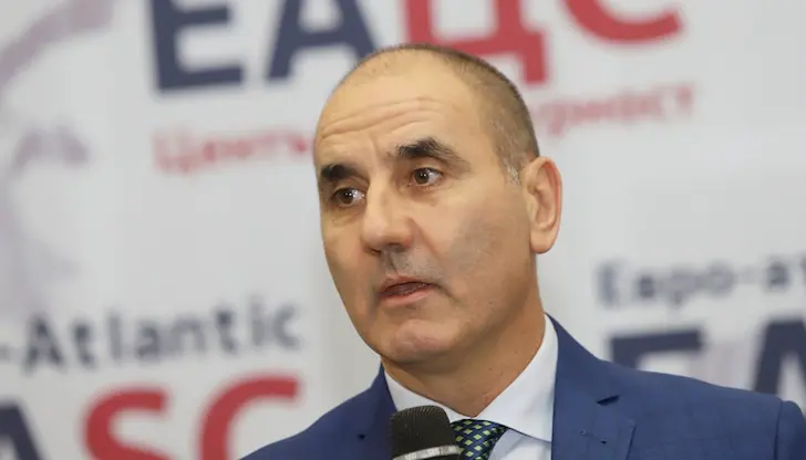 Бившият председател критикува ръководството заради отказа от участие в президентския вот Бившият председател критикува ръководството заради отказа от участие в президентския вот