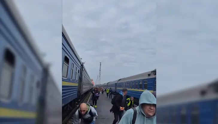 Влак с дипломати е принудително евакуиран при атака с дрон в Украйна