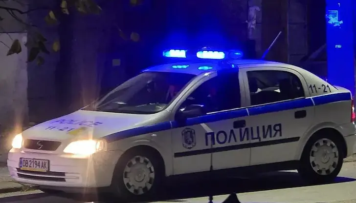 Нападателите са задържани в ареста за седемдесет и два часа Нападателите са задържани в ареста за седемдесет и два часа