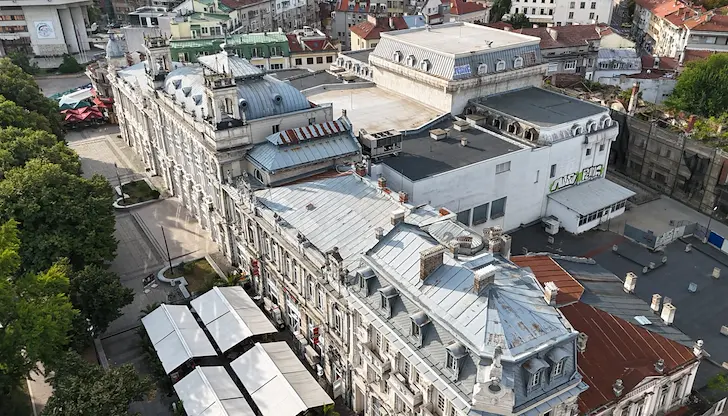 Зала "Европа" остава неизползваема заради течове при дъжд