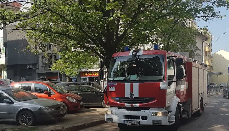 Пожар в Русе след късо съединение, реагираха огнеборци