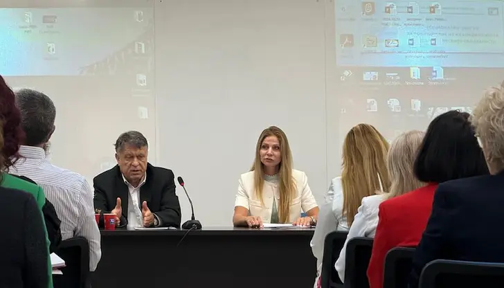 Образователният министър свика съвещание преди първия учебен ден Образователният министър свика съвещание преди първия учебен ден