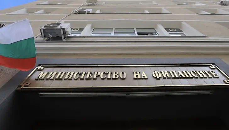 Приходите в хазната изостават спрямо нарасналите държавни харчове Приходите в хазната изостават спрямо нарасналите държавни харчове
