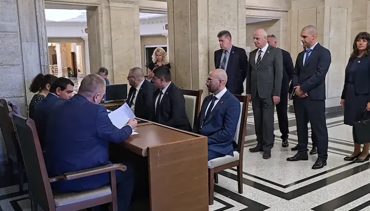 Радостин Василев и Красимир Манов са кандидатите на партията