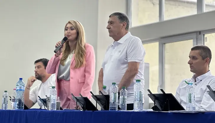 Златомира Стефанова откри Държавния турнир по скокове на батут в Русе