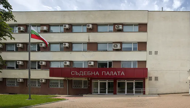 Получиха условни присъди за източване на общински средства Получиха условни присъди за източване на общински средства