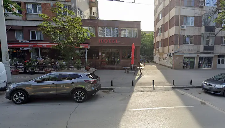 Нов външен асансьор ще осигури достъпност в хотел „Космос“