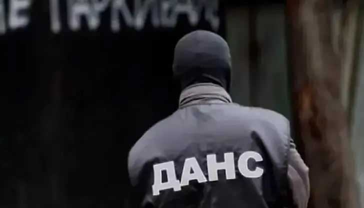 Съвместяването на двете професии крие сериозни етични рискове Съвместяването на двете професии крие сериозни етични рискове
