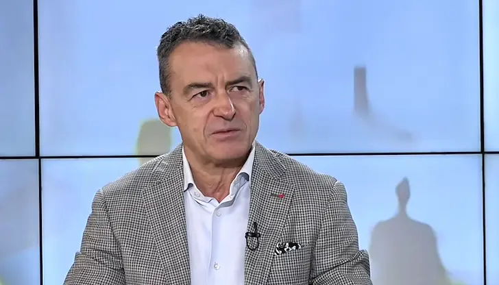 Проф. Иво Петров настоява за обучение по дефибрилация