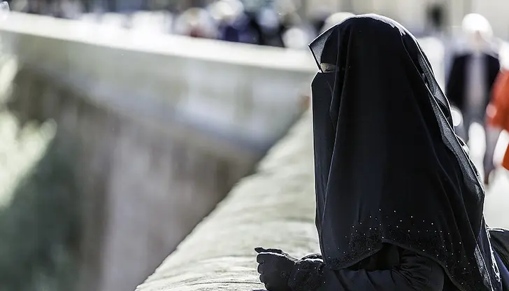 Португалия въведе забрана за бурките на обществени места
