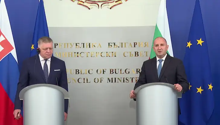 Роберт Фицо и Румен Радев се срещнаха в Министерския съвет