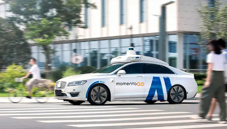 Китайската компания "Момента" пуска роботаксита в Европа и Дубай